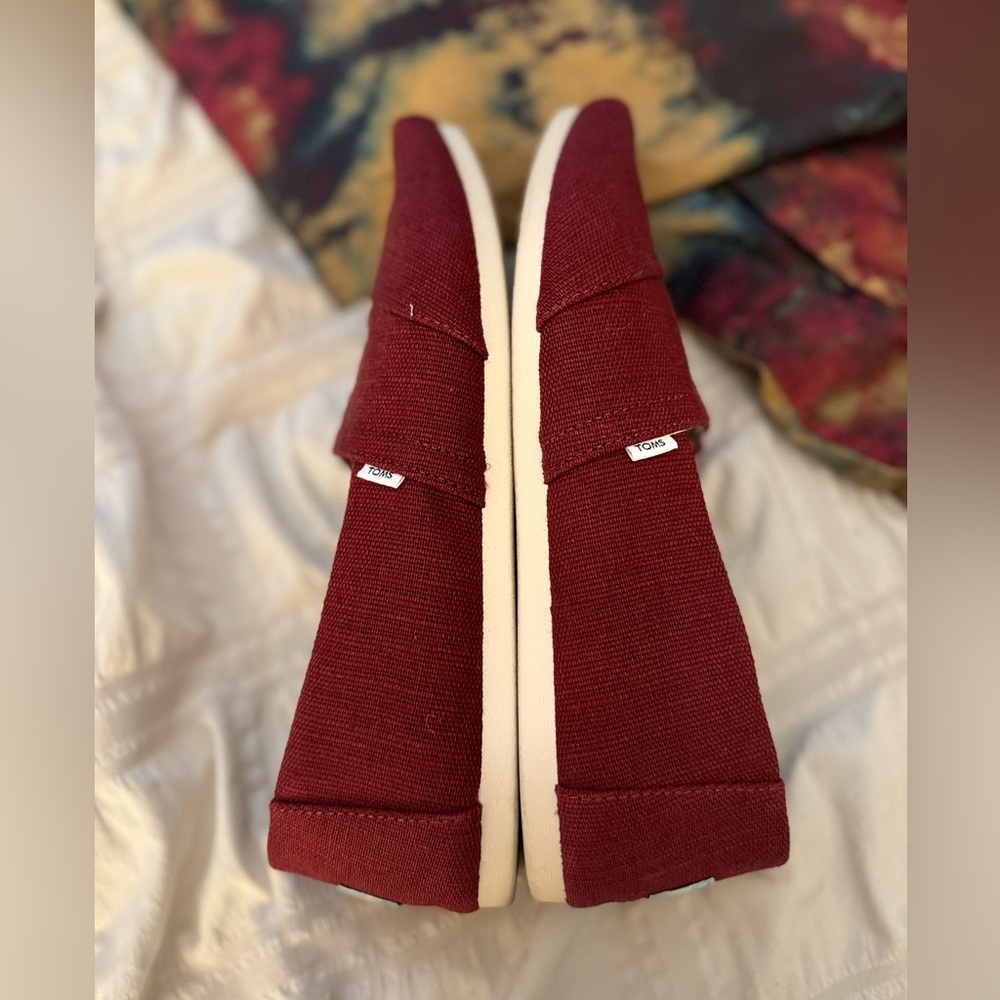 TOMS Burgundy Flats W9.5 - Picture 5 of 8